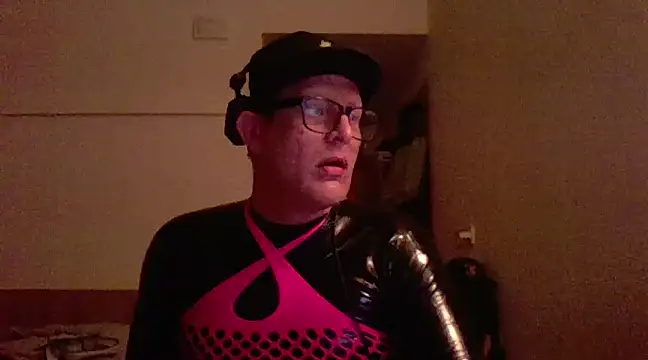 Snapshot of Bigthroaterboy chatting on March 6, 10:15 pm Bigthroaterboy online show from March 6, 10:15 pm