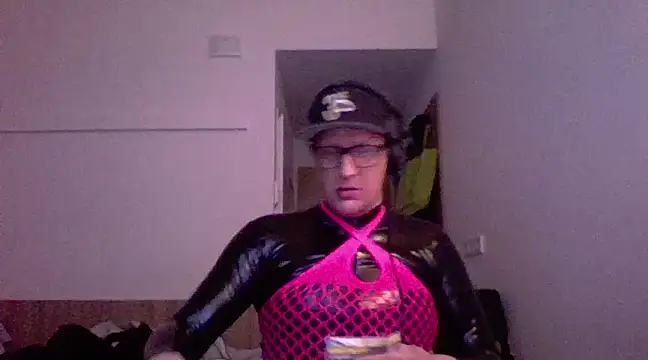 Snapshot of Bigthroaterboy chatting on March 7, 6:57 am Bigthroaterboy online show from March 7, 6:57 am