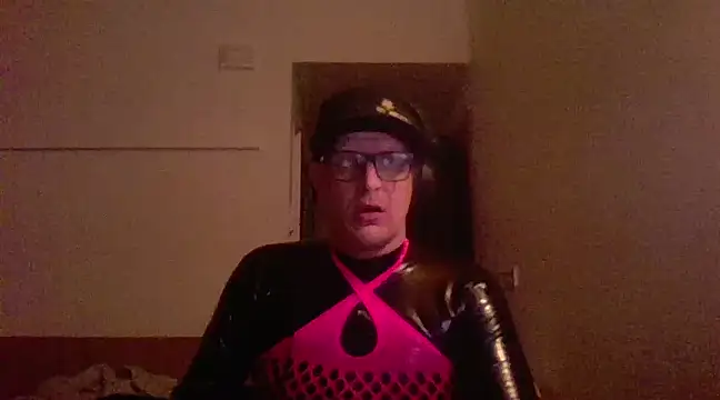 Snapshot of Bigthroaterboy chatting on March 7, 8:00 pm Bigthroaterboy online show from March 7, 8:00 pm