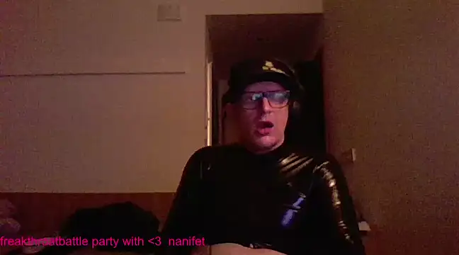 Snapshot of Bigthroaterboy chatting on March 8, 5:54 pm Bigthroaterboy online show from March 8, 5:54 pm