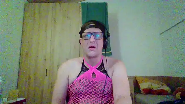 Snapshot of Bigthroaterboy chatting on September 30, 9:09 pm Bigthroaterboy online show from September 30, 9:09 pm