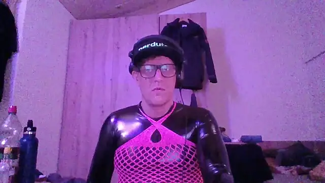 Bigthroaterboy online show from October 18, 3:42 am