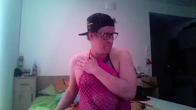 Snapshot of Bigthroaterboy chatting on March 23, 5:28 pm Bigthroaterboy online show from March 23, 5:28 pm