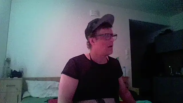 Snapshot of Bigthroaterboy chatting on April 21, 2:15 am Bigthroaterboy online show from April 21, 2:15 am