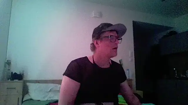 Snapshot of Bigthroaterboy chatting on April 21, 2:51 am Bigthroaterboy online show from April 21, 2:51 am