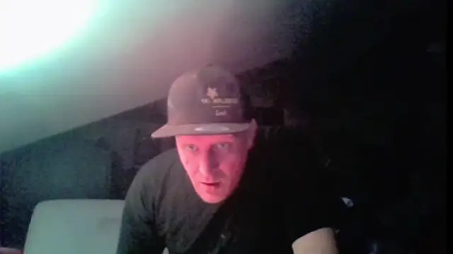 Snapshot of Bigthroaterboy chatting on May 30, 12:41 am Bigthroaterboy online show from May 30, 12:41 am