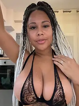 Snapshot of HaileyDiana chatting on October 17, 12:41 pm HaileyDiana online show from October 17, 12:41 pm