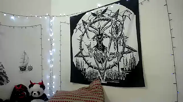 Snapshot of lili_peach chatting on January 11, 10:40 pm lili peach online show from January 11, 10:40 pm