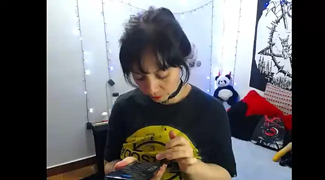 Snapshot of lili_peach chatting on January 26, 12:37 am lili peach online show from January 26, 12:37 am