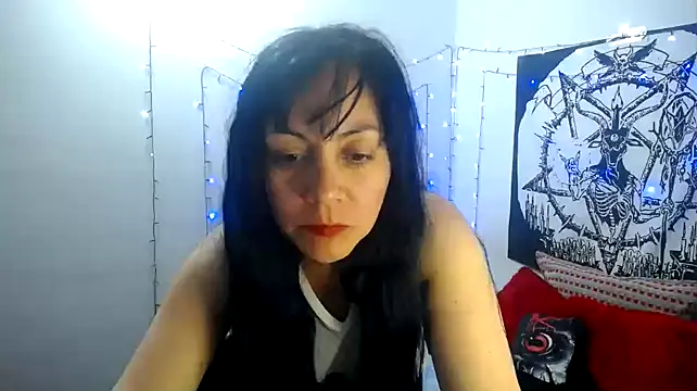 Snapshot of lili_peach chatting on February 9, 12:17 am lili peach online show from February 9, 12:17 am