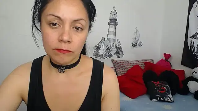 Snapshot of lili_peach chatting on February 21, 7:32 pm lili peach online show from February 21, 7:32 pm