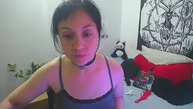 Snapshot of lili_peach chatting on March 12, 11:44 pm lili peach online show from March 12, 11:44 pm