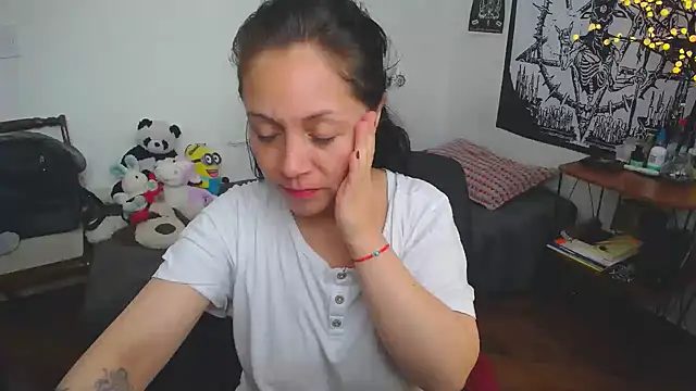 Snapshot of lili_peach chatting on September 19, 5:46 pm lili peach online show from September 19, 5:46 pm