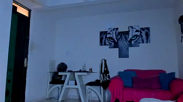 kerlysmith 24 online show from February 18, 1:18 pm