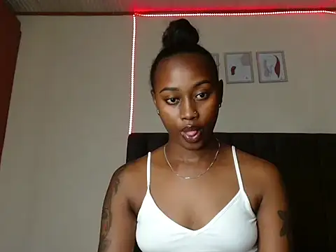 Snapshot of Miss_hot_candy chatting on January 10, 10:39 am Miss hot candy online show from January 10, 10:39 am