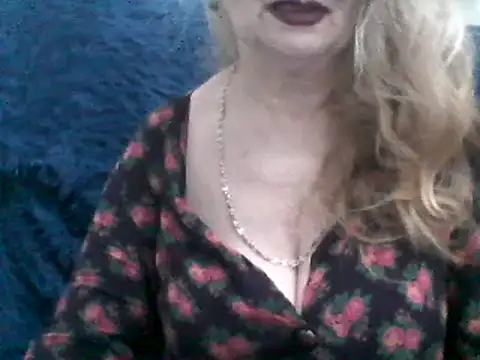 CarlyTreat online show from December 12, 5:15 pm