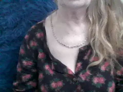 CarlyTreat online show from December 18, 4:17 pm