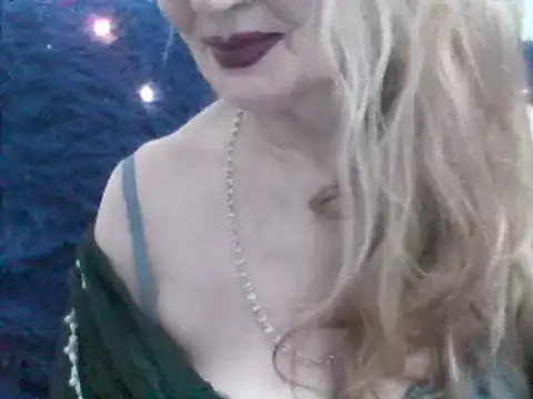 CarlyTreat online show from December 31, 7:40 pm