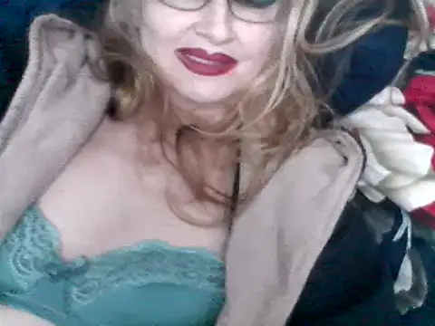 CarlyTreat online show from February 14, 8:05 pm