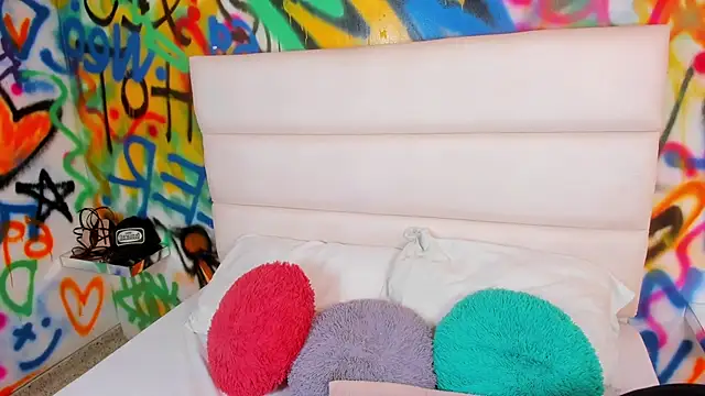 Liana Bernocchi online show from January 16, 8:57 pm