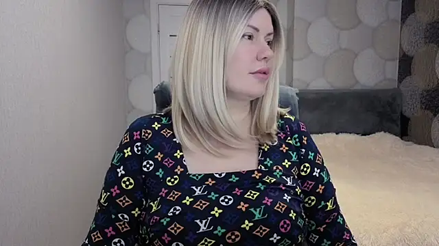 Snapshot of natusik chatting on November 22, 9:25 pm natusik online show from November 22, 9:25 pm