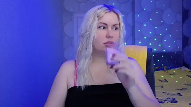 Snapshot of natusik chatting on December 21, 11:56 pm natusik online show from December 21, 11:56 pm