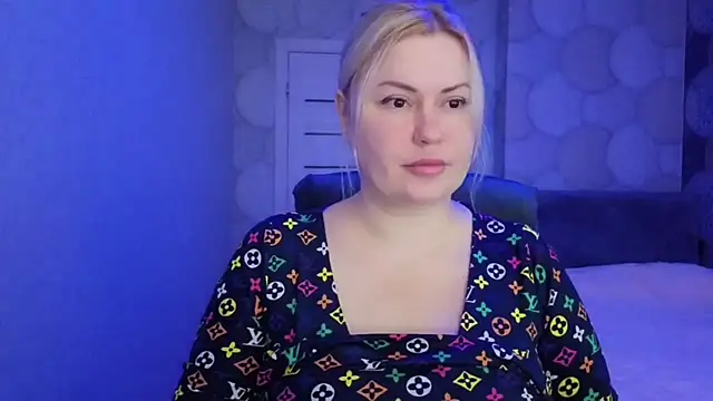 Snapshot of natusik chatting on February 7, 8:34 pm natusik online show from February 7, 8:34 pm