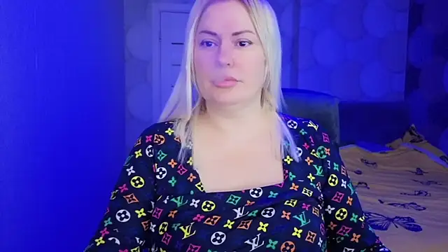 Snapshot of natusik chatting on March 1, 12:12 am natusik online show from March 1, 12:12 am