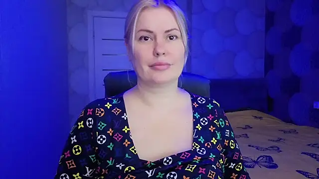 Snapshot of natusik chatting on March 9, 3:54 am natusik online show from March 9, 3:54 am