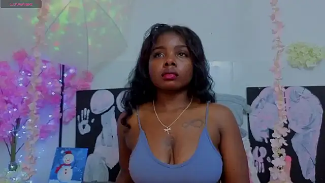 Snapshot of KilyetVera3x chatting on January 8, 5:43 am KilyetVera3x online show from January 8, 5:43 am