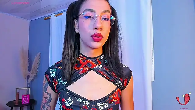 sofiaa grey  online show from October 28, 12:30 pm