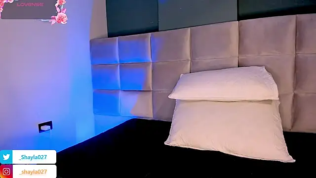 Shayla27 online show from May 14, 7:53 pm