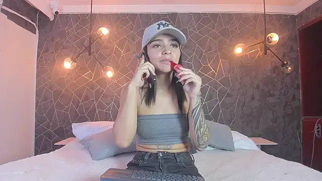 leigh-angels online show from December 13, 10:37 pm