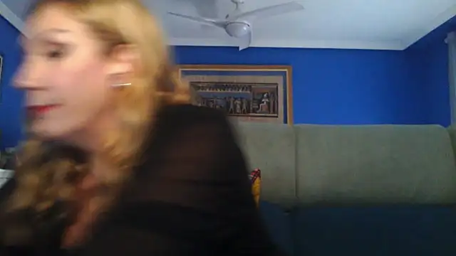 Snapshot of VictoriaVeraxxx chatting on October 23, 10:25 am VictoriaVeraxxx online show from October 23, 10:25 am