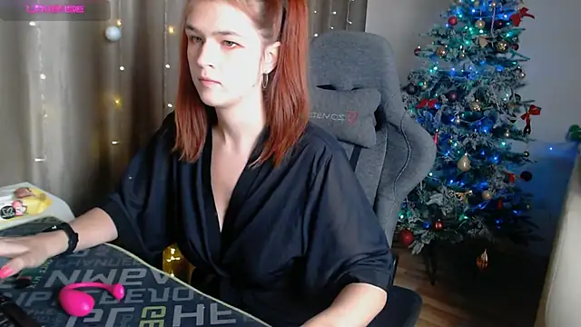 Snapshot of MargoFoxy chatting on December 22, 8:16 am MargoFoxy online show from December 22, 8:16 am