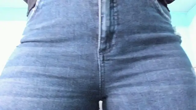 emily hunter12 online show from March 19, 11:39 am