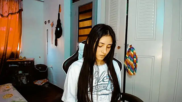 2girlsdream  online show from February 17, 9:41 pm