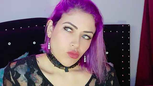 Natalia Montoya online show from May 4, 11:56 pm