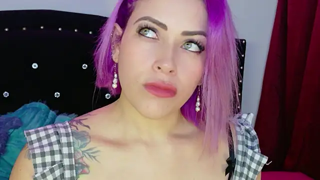 Natalia Montoya online show from May 5, 11:46 pm