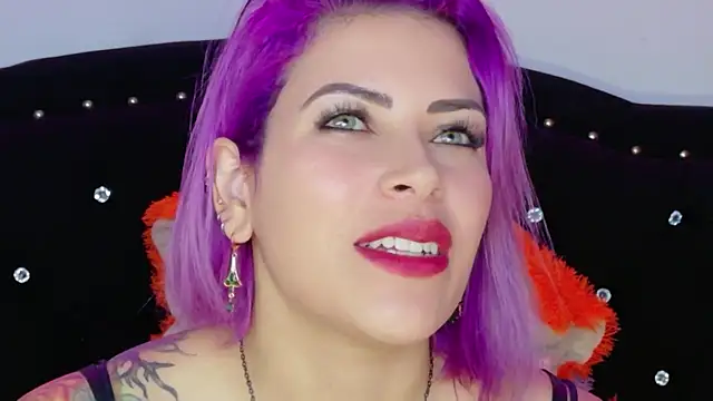 Natalia Montoya online show from May 11, 9:34 pm