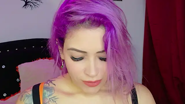 Natalia Montoya online show from May 18, 4:29 am