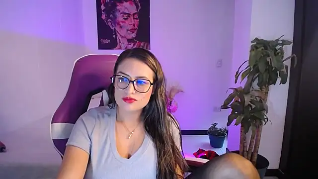 esmeraldaa230 online show from November 24, 8:19 pm