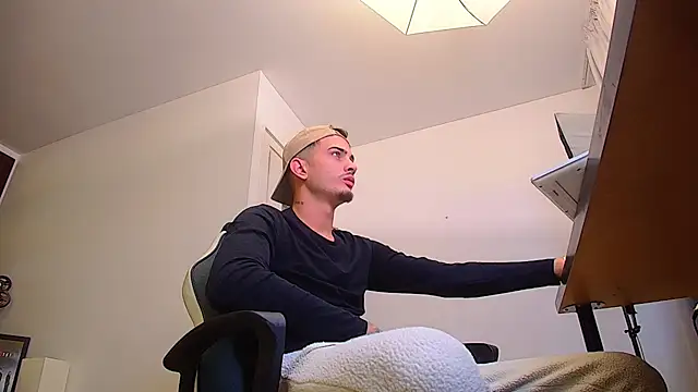 BrandonTate online show from October 1, 4:07 am