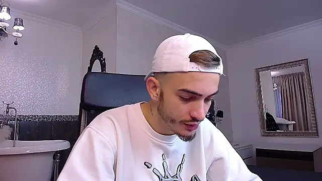 BrandonTate online show from November 13, 5:39 am