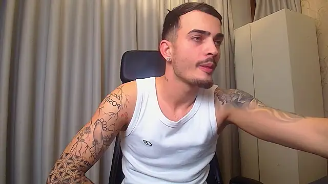 Snapshot of BrandonTate chatting on February 2, 5:44 pm BrandonTate online show from February 2, 5:44 pm