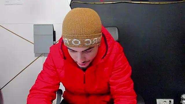 Snapshot of BrandonTate chatting on February 3, 5:05 am BrandonTate online show from February 3, 5:05 am