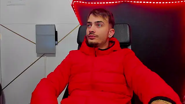 Snapshot of BrandonTate chatting on February 3, 6:40 am BrandonTate online show from February 3, 6:40 am