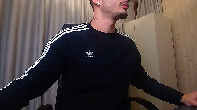 Snapshot of BrandonTate chatting on February 3, 6:46 pm BrandonTate online show from February 3, 6:46 pm