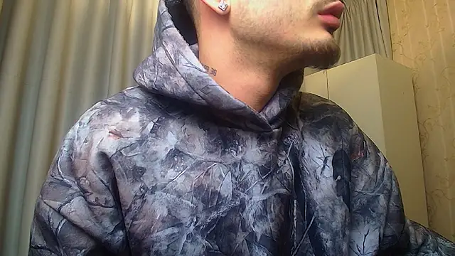 Snapshot of BrandonTate chatting on February 10, 5:39 pm BrandonTate online show from February 10, 5:39 pm