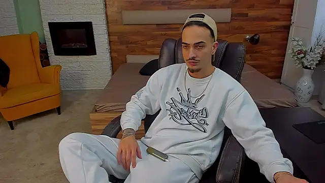 Snapshot of BrandonTate chatting on February 16, 2:02 pm BrandonTate online show from February 16, 2:02 pm